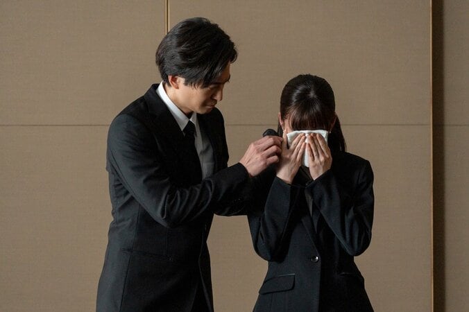 【写真・画像】不倫＆ベッド写真流出より重い“週刊誌の第二報”に絶望…芸能界の闇描く『スキャンダルイブ』1話ラストに衝撃展開　2枚目