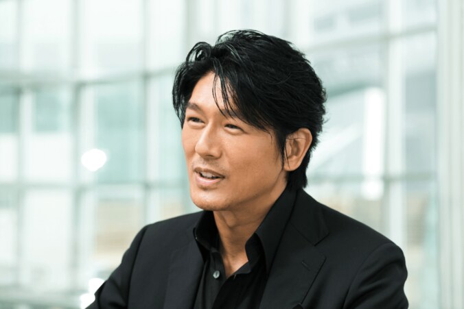 高橋克典　『特命係長 只野仁』の役作りで黒光りしすぎて闇に紛れる 4枚目