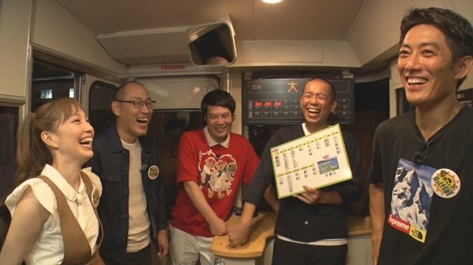 反町隆史、「秘境路線バス旅」参戦もまさかの“相棒ナシ”スタート！？ 1枚目