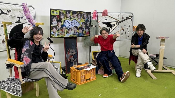 【写真・画像】声優・森久保祥太郎＆福西勝也が健康器具チャレンジで悶絶！岡本信彦がツッコミ「ベテランに何させてんですか！」　1枚目