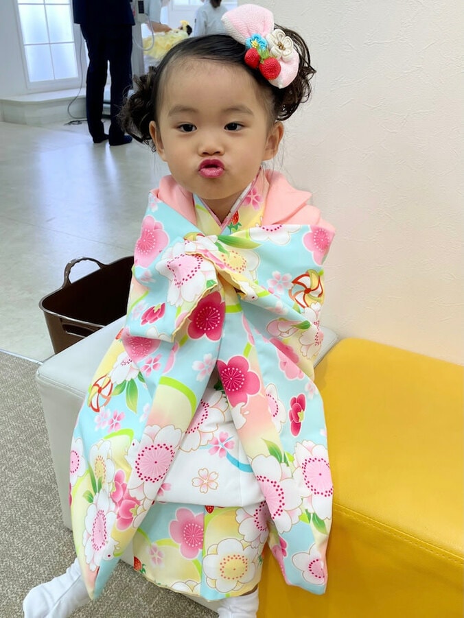  大渕愛子弁護士、子ども達と七五三の写真撮影へ「着物も着ました」  1枚目