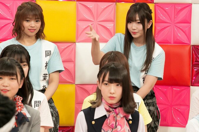 「控えめに言って神回」ラストアイドル、CA風衣装でコスプレバトル！　“珍英語”の嵐で視聴者爆笑 11枚目