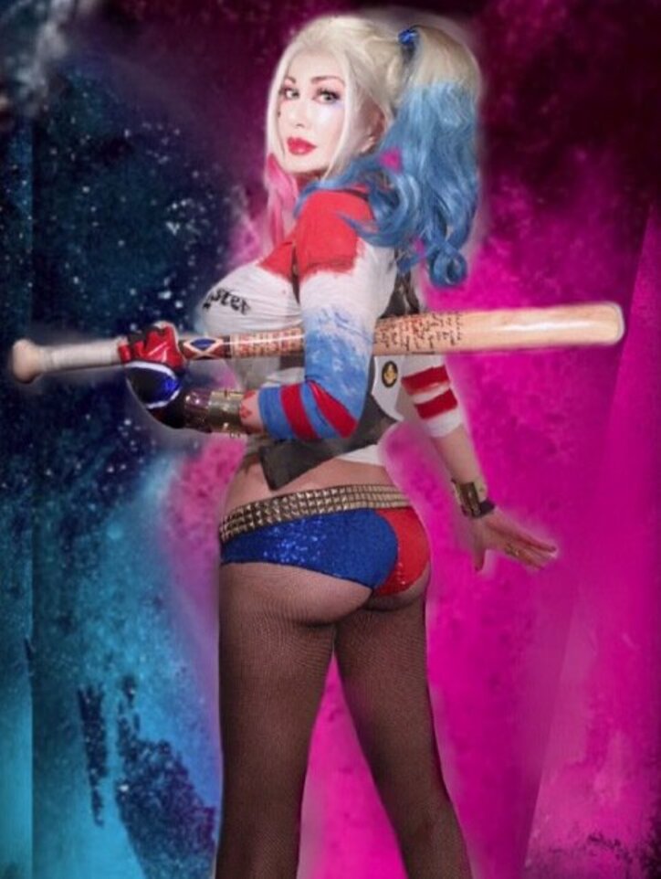 叶姉妹『バットマン』ハーレイ・クイン“コスプレ”第2弾公開！ 美尻に「絵画のよう」と反響
