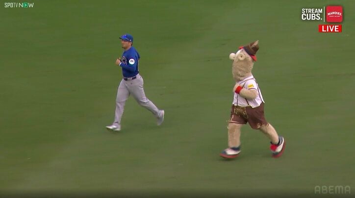 【写真・画像】カブス戦を“大物OB”が現地観戦！「福留がいる」「観に来てたんか！」現地中継に鈴木誠也を撮影する姿が捉えられる　1枚目