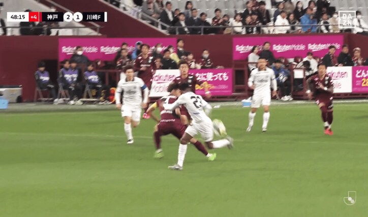 【写真・画像】乾貴士が伝説ゴラッソを再現！？「W杯ベルギー戦だ」「魔法をかけた」「スーパーな一撃」絶品ドリブルシュートでファン魅了　1枚目