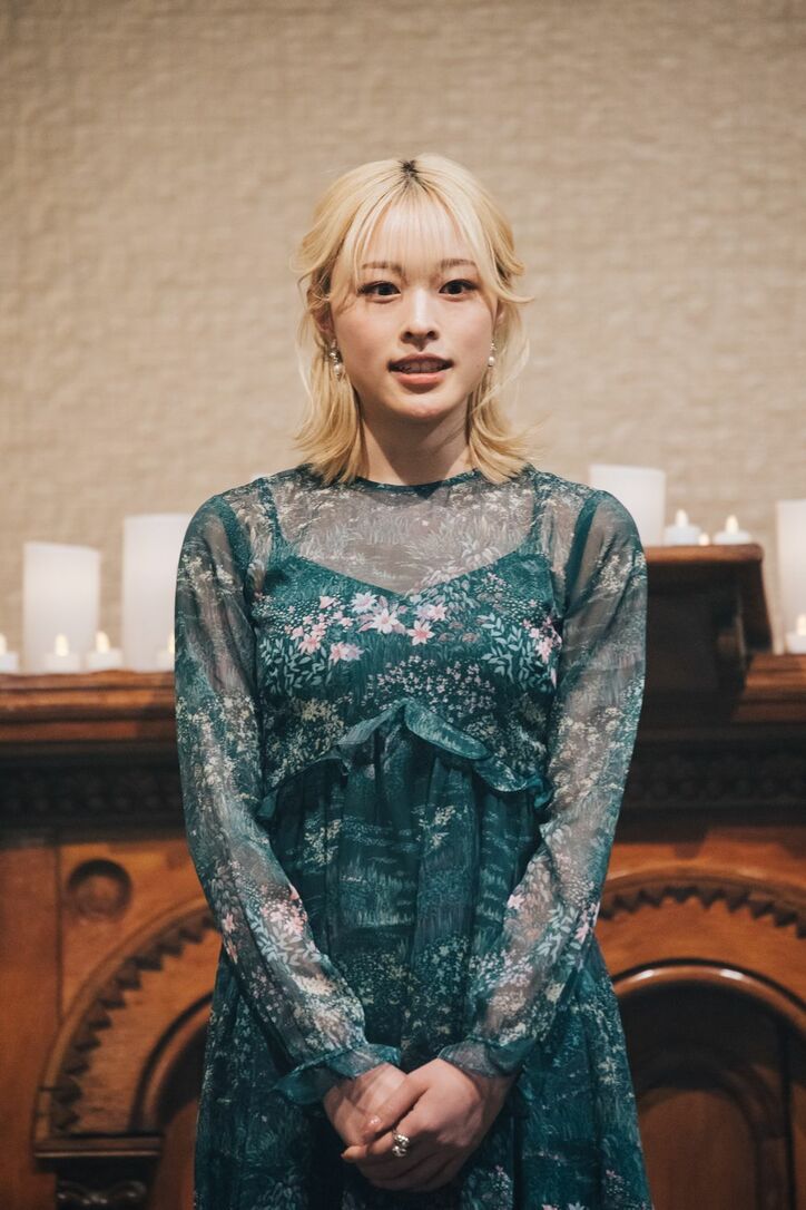 「男性と一緒にいる環境にいなさそう」シリーズ最大の衝撃・齊藤なぎさの恋に飯豊まりえが興味津々『花束オオカミ』第1話