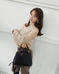 谷まりあの“肩出しニット”姿に絶賛の嵐！「すべて完璧」「綺麗過ぎて見惚れる」