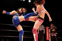 “筋肉アイドル”才木玲佳、山下実優と圧巻の蹴り合い！　「育ててもらった」東京女子でラストマッチ