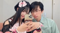 元アイドル&ファン“年の差27歳夫婦”ともえとみっちゃん 体でLOVEを作る動画が話題「体幹良すぎ」