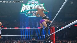 トップロープから脳天落下！ 超危険すぎる華麗な大技に場内どよめき