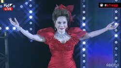 ラウンドガールがエスコート デヴィ夫人、スペシャルラウンド“セレブ”で登場「82歳には見えない」ネットで話題