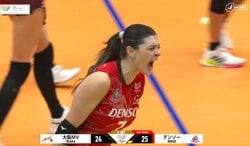 「あああーーー！！！」女子バレーで情熱的な大大絶叫！ スパイク決めて雄たけびに「うわぁ、強烈でした」実況驚き