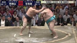 館内も視聴者も「強烈！」とどよめく強烈張り手2連発　39歳安美錦が明瀬山の左頬をバッチーン！