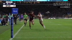 巨漢で上手いのがラガーマン ライン際で見せたノールック背面パスに8万超の大観衆が興奮のるつぼ 仲間も“マジかよ！？”な顔