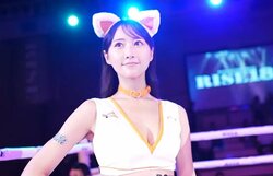 「ラウンドガール姿もかわいい」運転免許写真が“美人すぎる”と話題のグラドル、リング上の姿に「足ながっ」