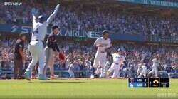 誰も大谷翔平を見ていなかった！？ド軍劇的サヨナラの“舞台裏” ナインが大谷そっちのけで「全力疾走」ネット沸く