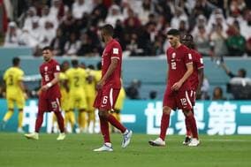カタールはアジアカップ決勝の頃より弱くなっている？　連携も球際も勝てぬ絶望のW杯スタート