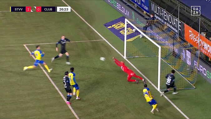 【写真・画像】「見てくれよ！」小久保怜央ブライアンが大激怒 “執拗すぎる”悪質行為が物議「これはファウル」放送席も苦言　1枚目