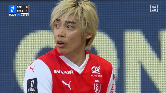 衝撃…伊東純也がブチギレ！「頭から倒れそうに…」「キレるのもわかる」「ノーファウルは絶対におかしい」“悪質タックル”に報復プッシュ→退場者２人の乱闘勃発 2枚目