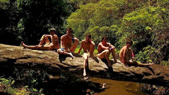 “裸の部族”に若者5人が1週間の密着取材、世界初の貴重映像も 1枚目