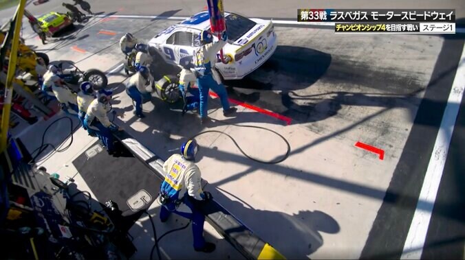 【写真・画像】ストップ位置に「停まりきれなかった」 自陣ピットを“通過”→クルーの動きもおかしくなる「前過ぎちゃった」　1枚目
