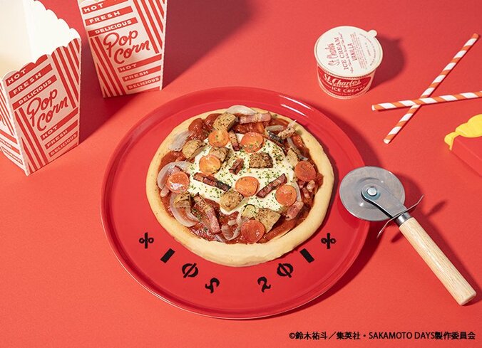 【写真・画像】“アメリカンダイナー”をコンセプトにしたレトロな雰囲気！アニメ『SAKAMOTO DAYS』のテーマカフェが東京・大阪で初開催決定！　5枚目