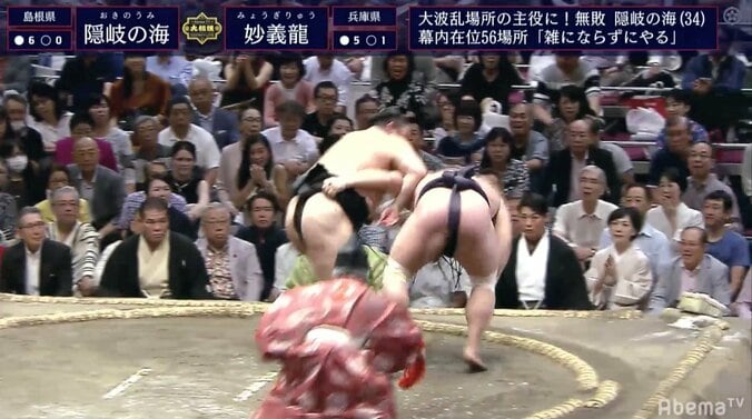 隠岐の海が無傷の7連勝　小手投げで妙義龍を下す 1枚目