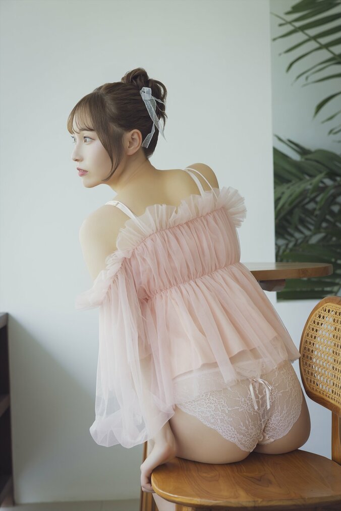 川越紗彩1st写真集『なんとかなるなる』先行カット