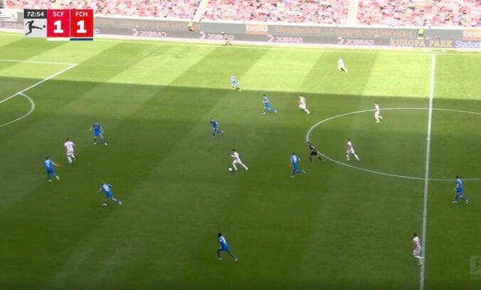 なんだ、その動き…！？ 鈴木唯人、反時計回り“神ターン”炸裂「これは上手い」「キレキレやん」一瞬でプレス回避→約10mドリブル突破 5枚目