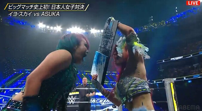 「日本のプロレスを見せた」“史上初”の日本人女子対決にファン感涙 因縁と愛憎の末に涙のハグ＆キスで電撃和解 4枚目