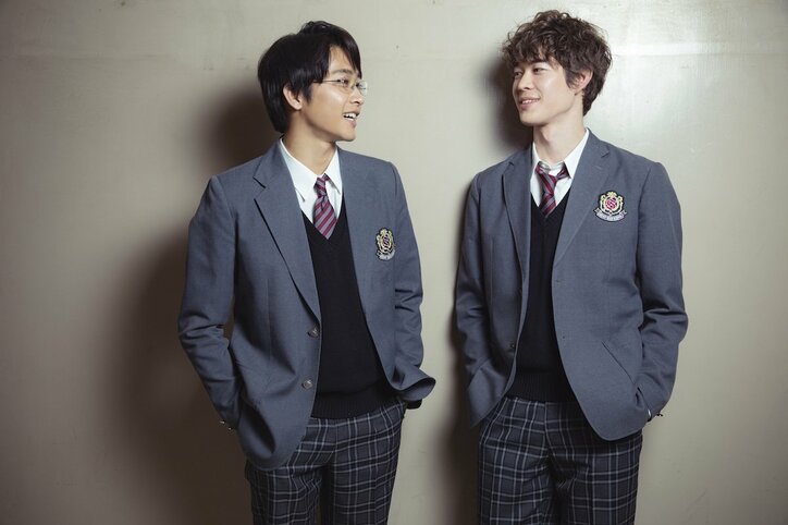 宮沢氷魚×佐藤寛太、兄弟役で意気投合 片道3時間を二人で帰る「僕の初恋をキミに捧ぐ」インタビュー