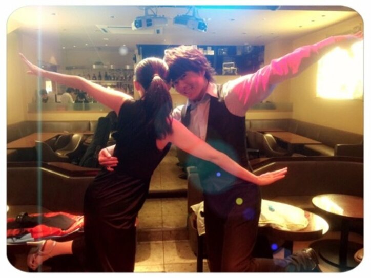 綾瀬はるかとキムタクがララポーズ？ 沙羅がものまねで再現