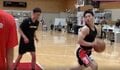 デカくなった…？ 河村勇輝、“体が変化”　相手ディフェンスを吹き飛ばす“力強いヒット”→鋭い反転から“ターンアラウンドジャンパー”