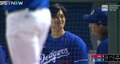 大谷翔平、現地実況が思わず吹いた“笑撃”行動の瞬間 「2人の王子様きた」「仲いいな」ファンほっこり