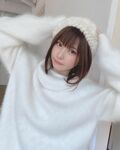まるで雪の妖精!?えなこ、キュートなふわふわニット帽姿に反響「透明感スゴい」「純白ステキ」