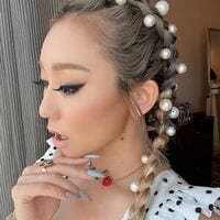 「リアルバービーみたい」倖田來未のパールを散りばめたヘアスタイルに歓喜の声