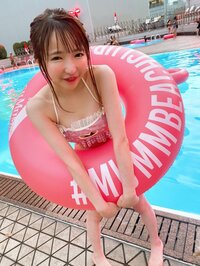 もえのあずき『ナイトプール♪』