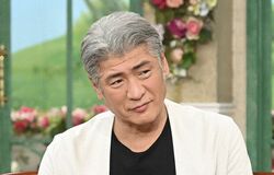 吉川晃司、外傷性白内障で両目を手術していた「シンバルキックは封印せざるをえないかも」