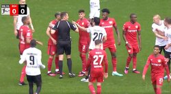 あわや乱闘寸前！ 長谷部誠がブチギレて詰め寄る　イラ立ちボールを蹴りぶつけられて一触即発の事態に… 「最後のはダメだろ」「怒るのも仕方ない」	