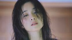 現役看護師・真田まこと、“癒やし系お姉さん”となった大胆で上品なグラビア 『週プレ』約4年ぶり登場