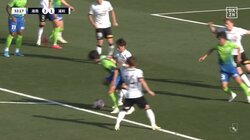 「ノリノリじゃん」ゴール前の密集地で華麗なマルセイユルーレットが炸裂！浦和の守備陣を翻弄してスーパーゴールが決まった瞬間「神神神崩し！」