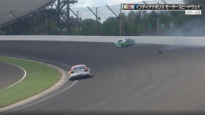 「そんなことあるんですね」タイヤを引き摺ったまま走行→衝撃トラブルが発覚「タイヤが残っている。珍しい」レース中の一幕に放送席騒然 3枚目