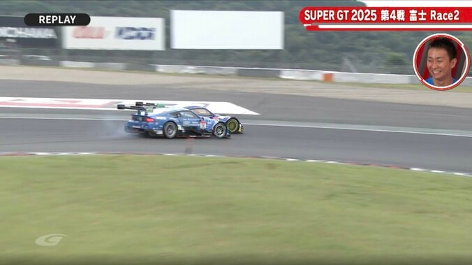 「お前なにしやがんねん！笑」日産Z、10秒ペナの決定的瞬間に“トヨタのレジェンド”が本音も「今ロックアップして」鋭く指摘 3枚目