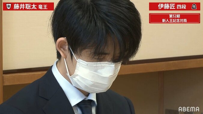 藤井聡太竜王、貫禄の一局 伊藤匠四段に勝利 将棋界の未来を担う19歳対決／将棋・新人王戦記念対局 1枚目