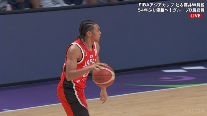 超高速！ 日本逸材ガードの“神パス”が「河村勇輝みたい」「タイミングがバッチリ」ハーパージュニアが待望の出番で輝いた瞬間【バスケ代表】 3枚目