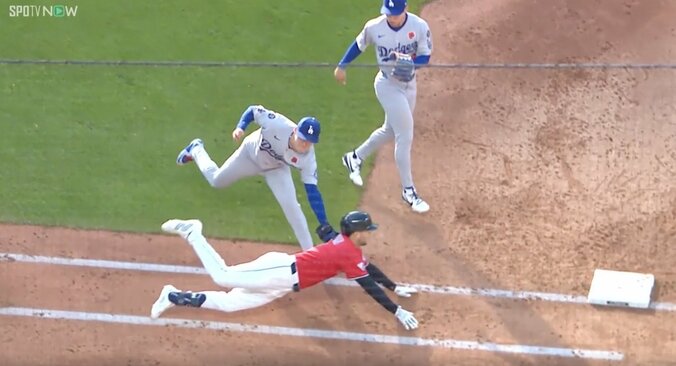 【写真・画像】何してんの…？ 大谷翔平、相手ベンチに見せた“一瞬の行動”「反則だろ」「怖すぎ」 笑顔で挨拶の“神対応”→容赦ない豪快アーチ「なかなかエグいw」　1枚目