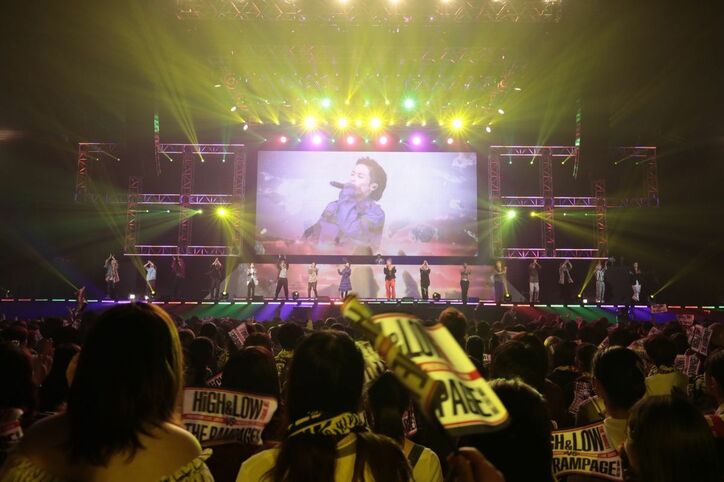 『HiGH＆LOW』歴代シリーズ楽曲に合わせてTHE RAMPAGEが舞う、歌う！ GENERATIONS数原龍友も登場 LIVEショーレポート