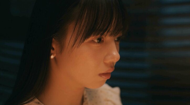 ラブホで不倫相手からピアスのプレゼント…自己肯定感低め女子のまさかの行動に衝撃『泥濘の食卓』