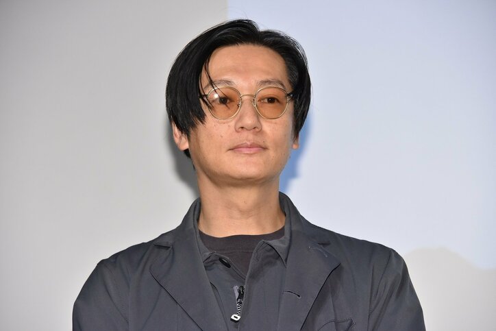 井浦新、撮影現場で率先して故障したロケバス整備「モードに入っていた」 話題 Abema Times アベマタイムズ