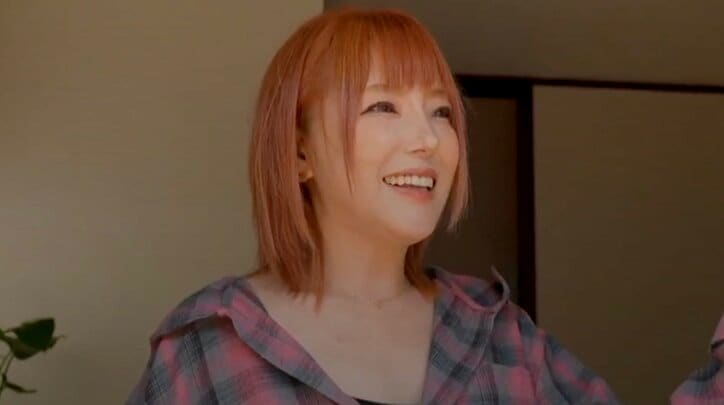 【写真・画像】バツ5の44歳美魔女に驚きの声「お綺麗な！」「セクシー！」現役アイドルの妹は“人気芸人の彼女”　　1枚目